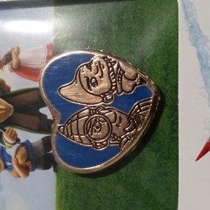 New SHERLOCK GNOMES 2018 Variety Club Heart Lapel Pin
